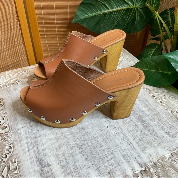 Charles David Cari Peep-Toe Clog 7.5 Tobacco - Picture 2 of 13